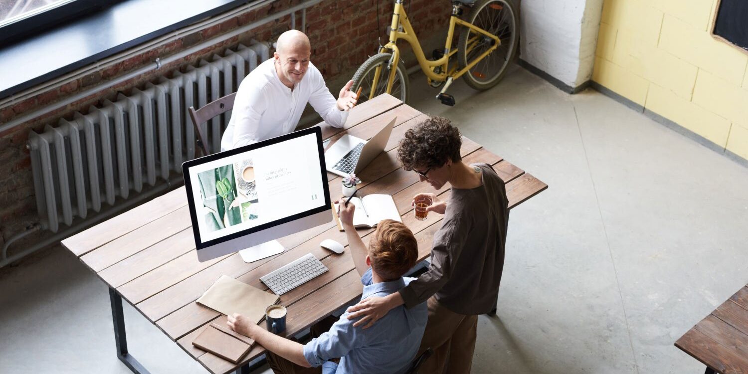 So ein großer Schreibtisch Was zum Foto